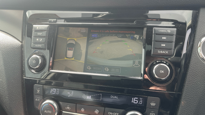 Nissan Qashqai 1.3 DiG-T Tekna 5dr Petrol Hatchback